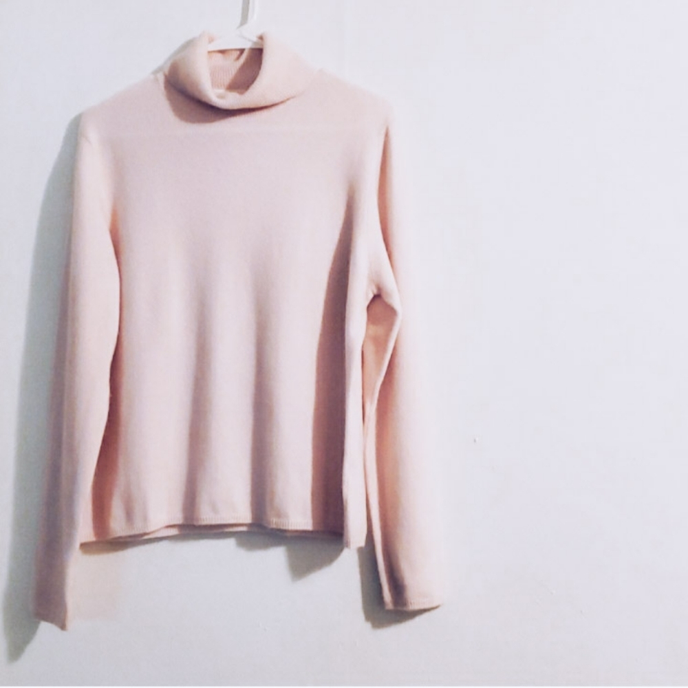 Women's sweater